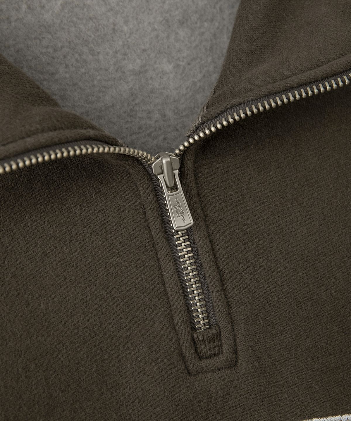 썸웨어버터(SOMEWHEREBUTTER) Square Logo Half Zip-Up Sweatshirt - Brown