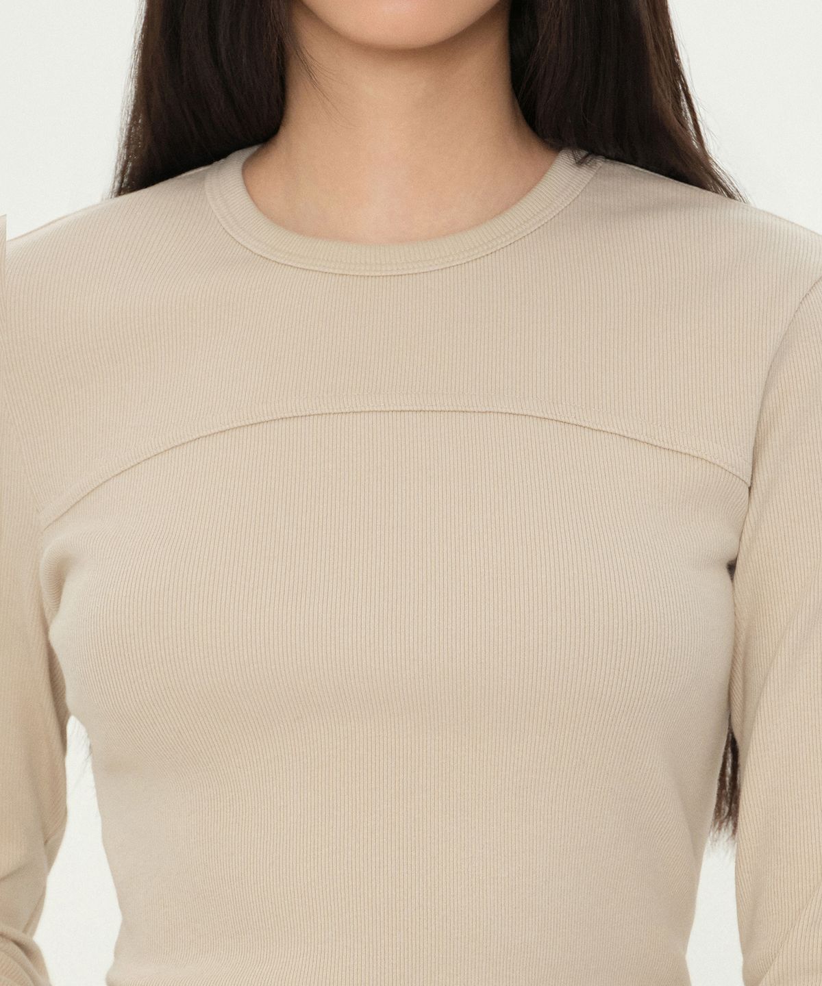 무신사 스탠다드 우먼(MUSINSA STANDARD WOMAN) 우먼즈 피그먼트 리브드 슬림 크루 넥 긴소매 티셔츠 [더스티 크림]