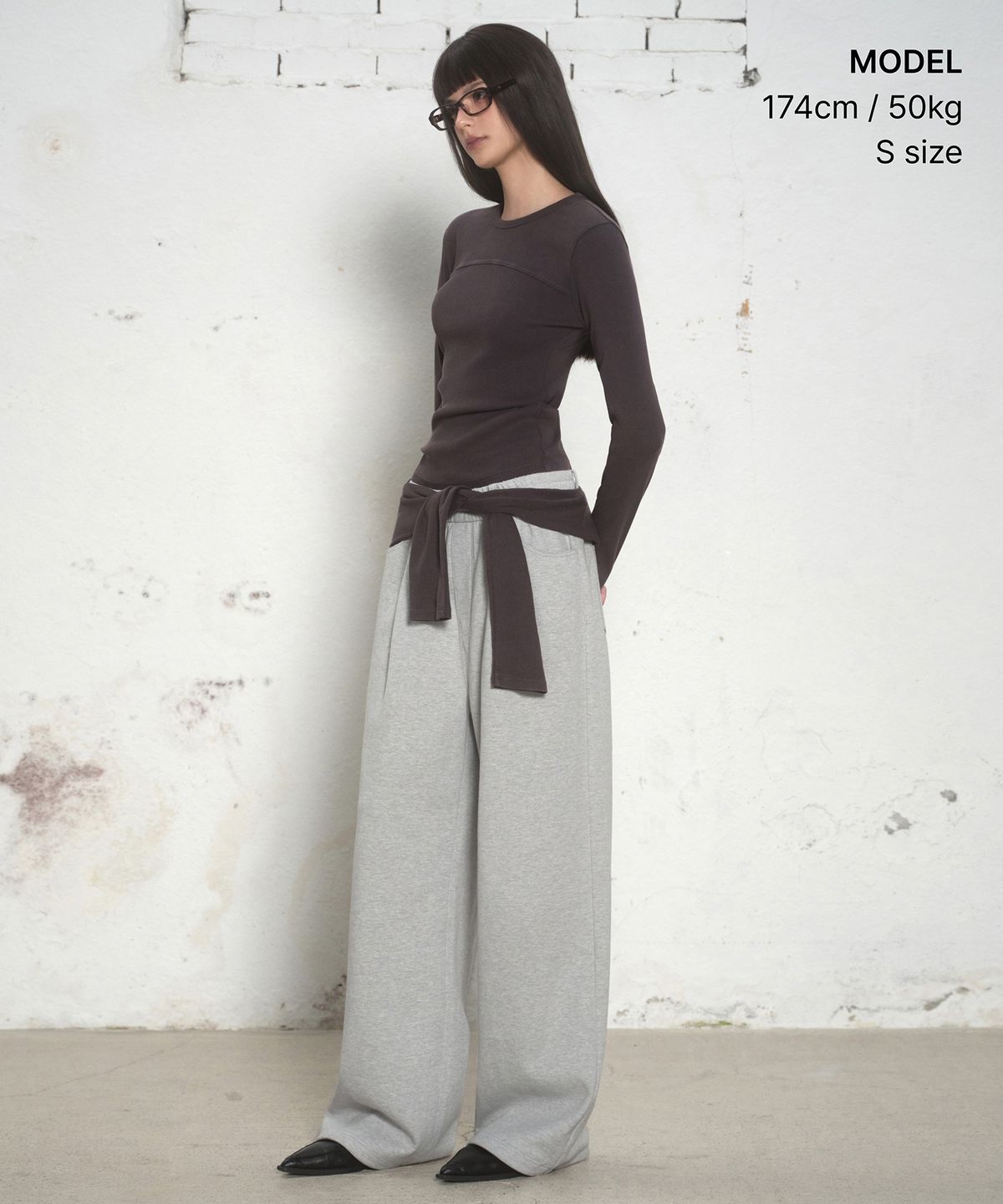 무신사 스탠다드 우먼(MUSINSA STANDARD WOMAN) 우먼즈 피그먼트 리브드 슬림 크루 넥 긴소매 티셔츠 [차콜 그레이]