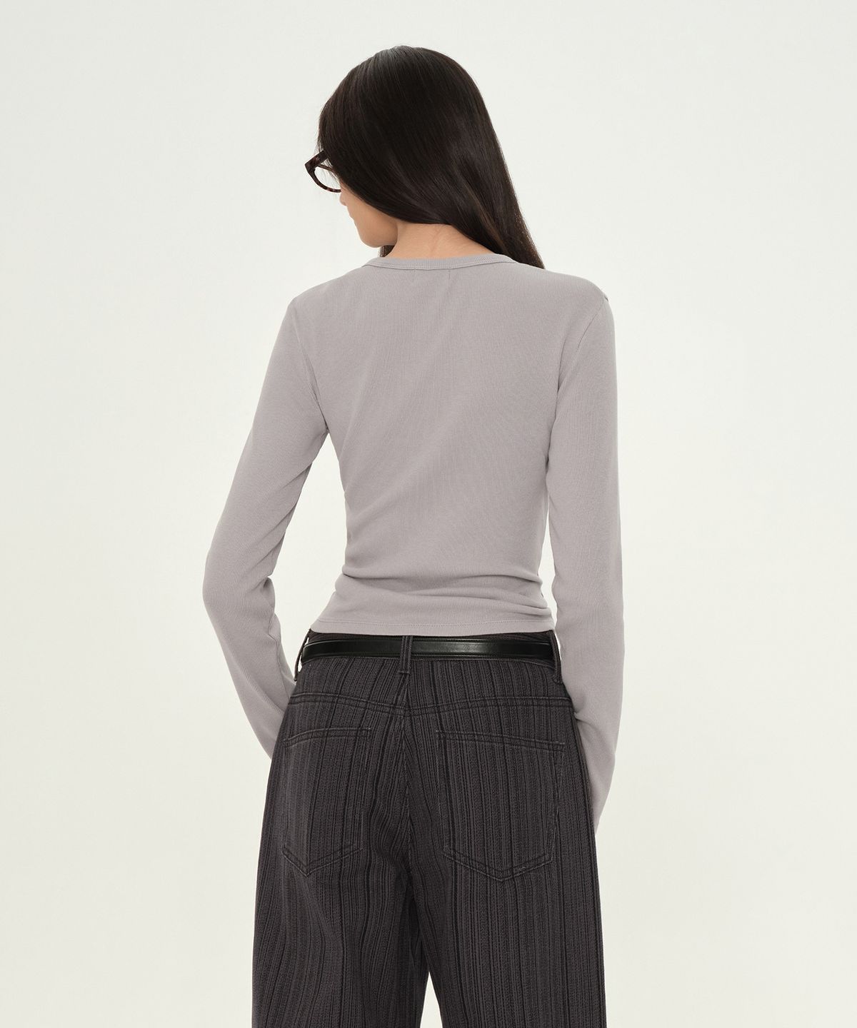 무신사 스탠다드 우먼(MUSINSA STANDARD WOMAN) 우먼즈 피그먼트 리브드 슬림 크루 넥 긴소매 티셔츠 [퍼플 그레이]