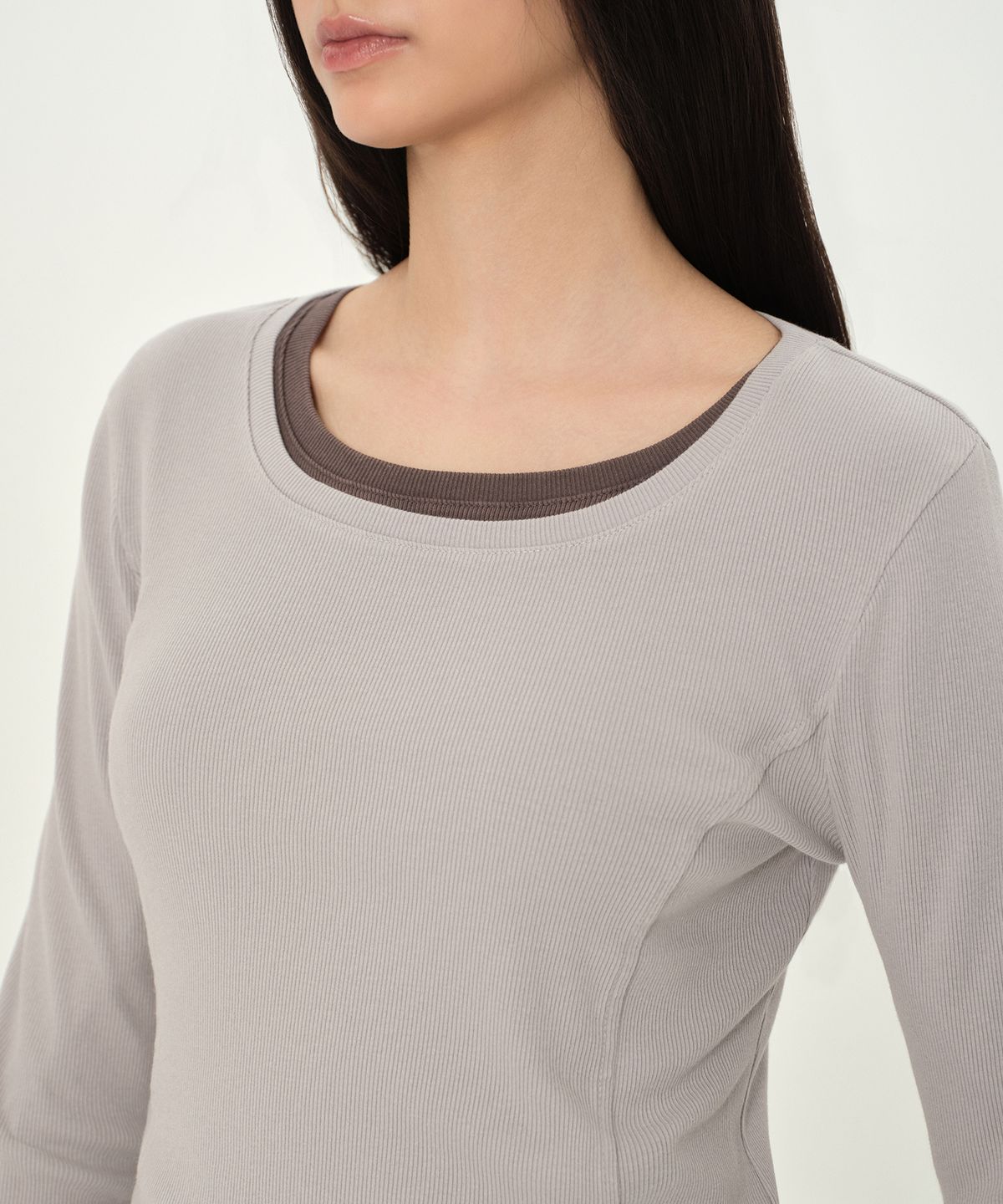 무신사 스탠다드 우먼(MUSINSA STANDARD WOMAN) 우먼즈 피그먼트 리브드 슬림 스쿱 넥 긴소매 티셔츠 [애쉬 그레이]