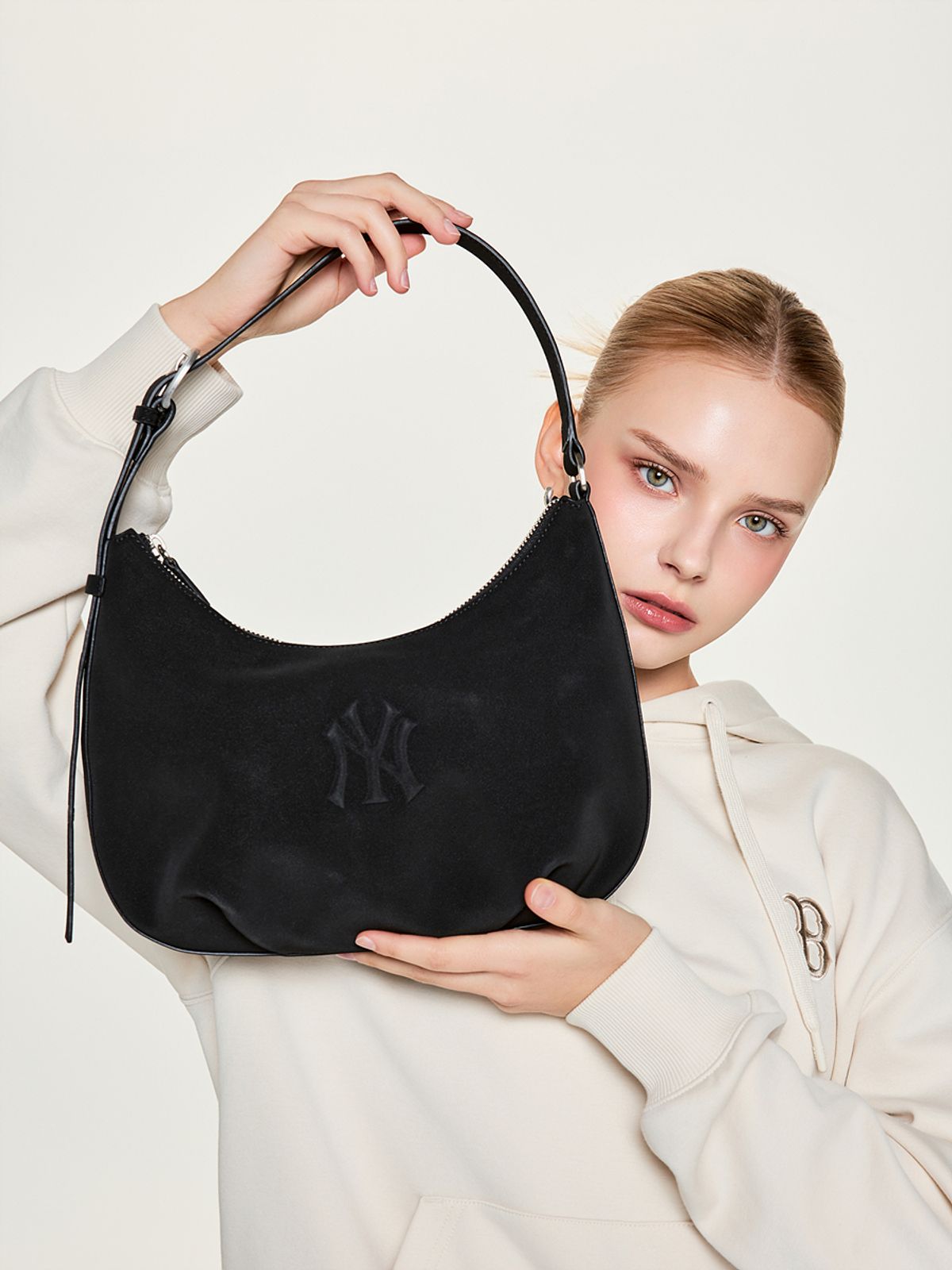 엠엘비(MLB) 베이직 팔레트 호보백 NY (Black)