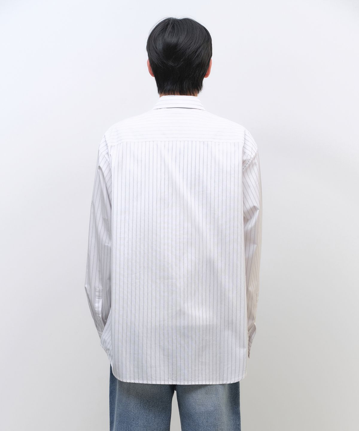 무신사 스탠다드(MUSINSA STANDARD) 릴렉스드 더블 핀 스트라이프 포플린 셔츠 [화이트/라이트 그레이]