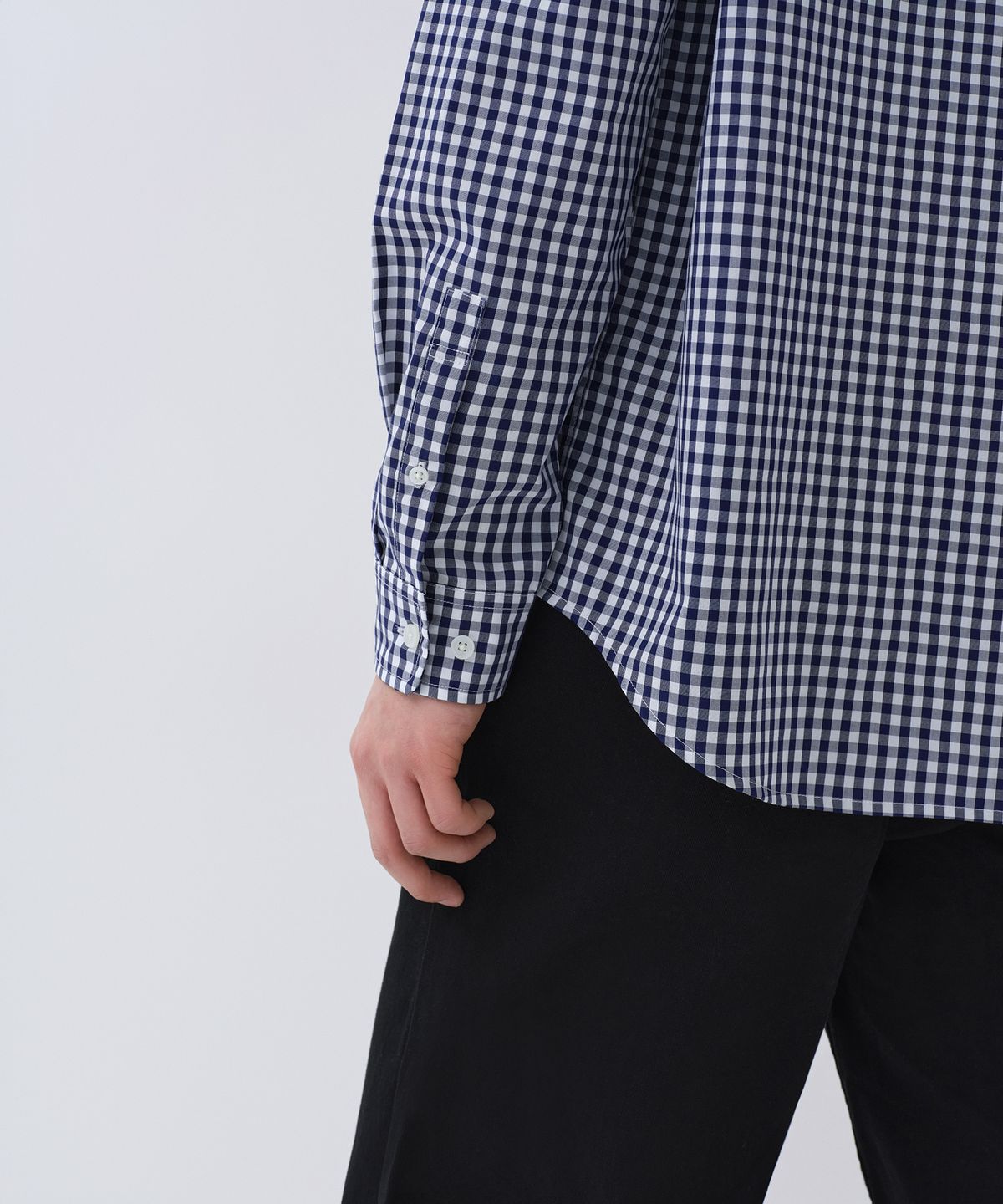 무신사 스탠다드(MUSINSA STANDARD) 깅엄 체크 포플린 셔츠 [화이트/네이비]