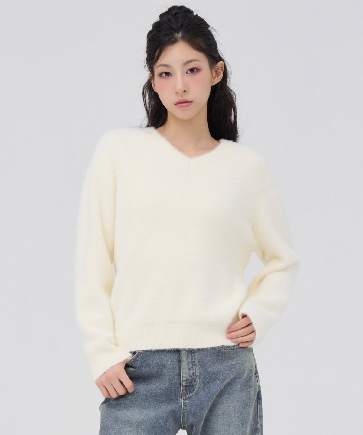 체이스컬트(CHASECULT) 여성 V-NECK 날개사 스웨터-아이보리