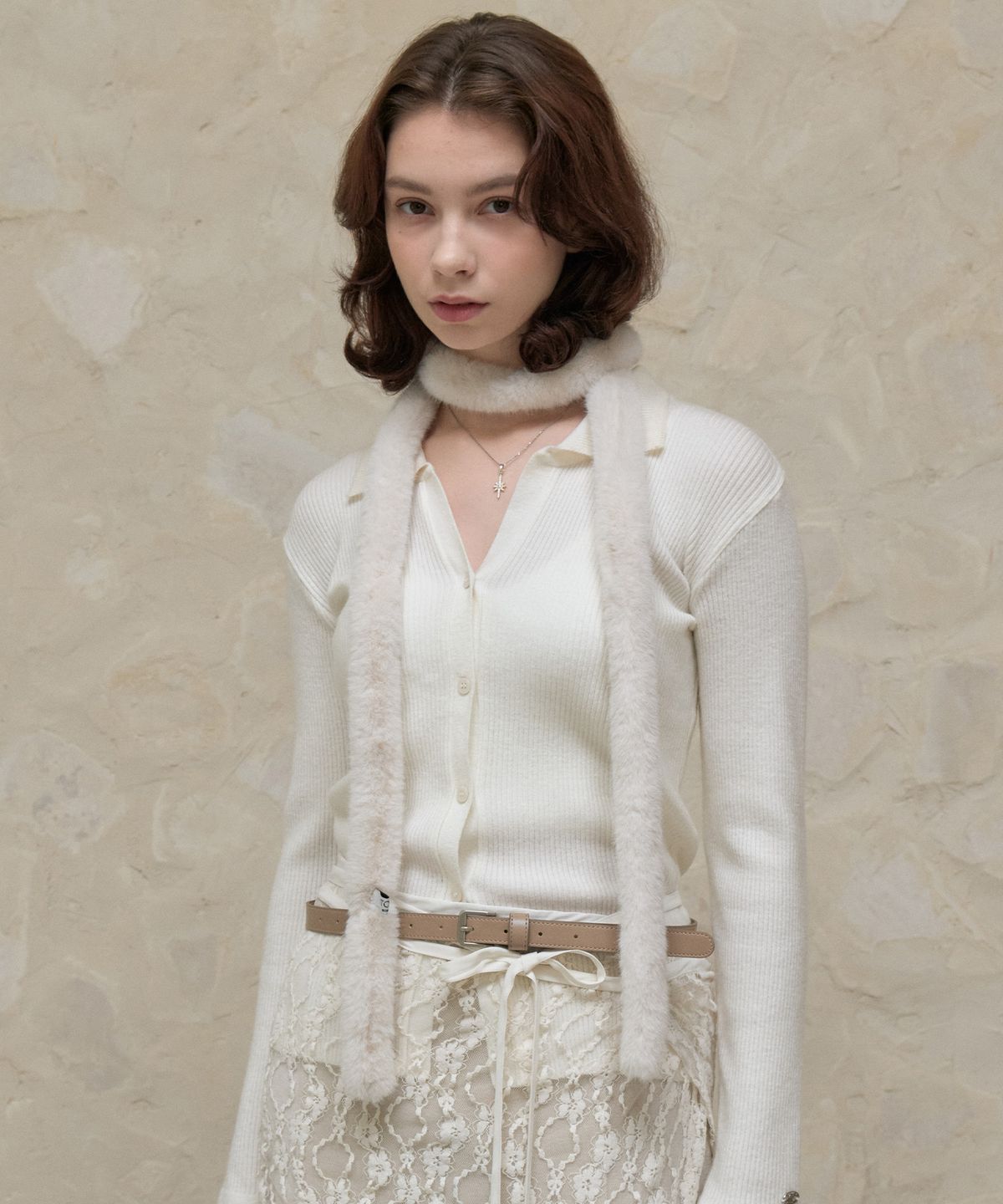아이토브 서울(ITOV SEOUL) 퍼 머플러 Ivory