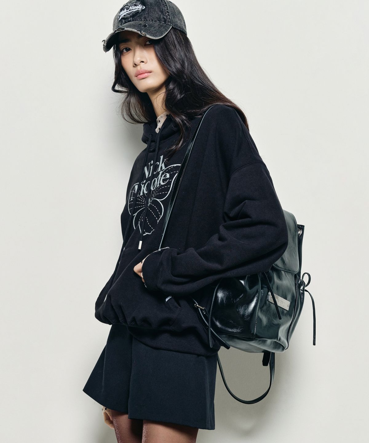 닉앤니콜(NICK&NICOLE) CRYSTAL LEATHER SHIRRING BACKPACK_BLACK