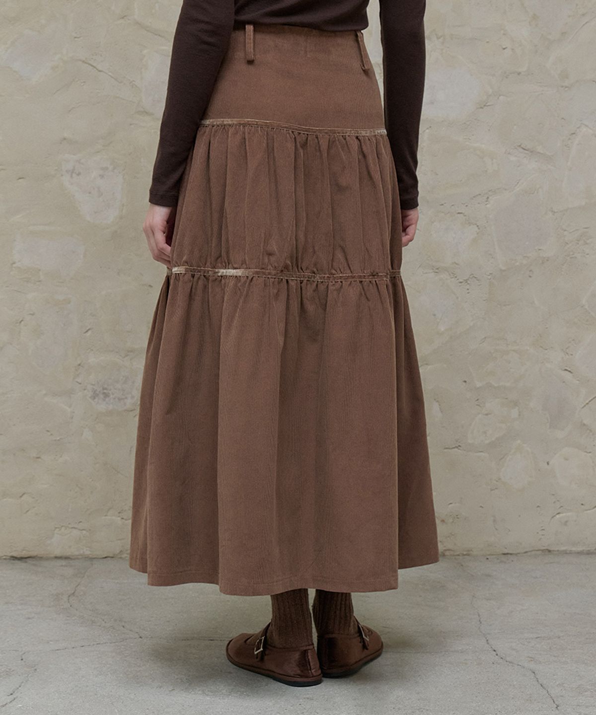 아이토브 서울(ITOV SEOUL) 코듀로이 셔링 롱스커트 Brown