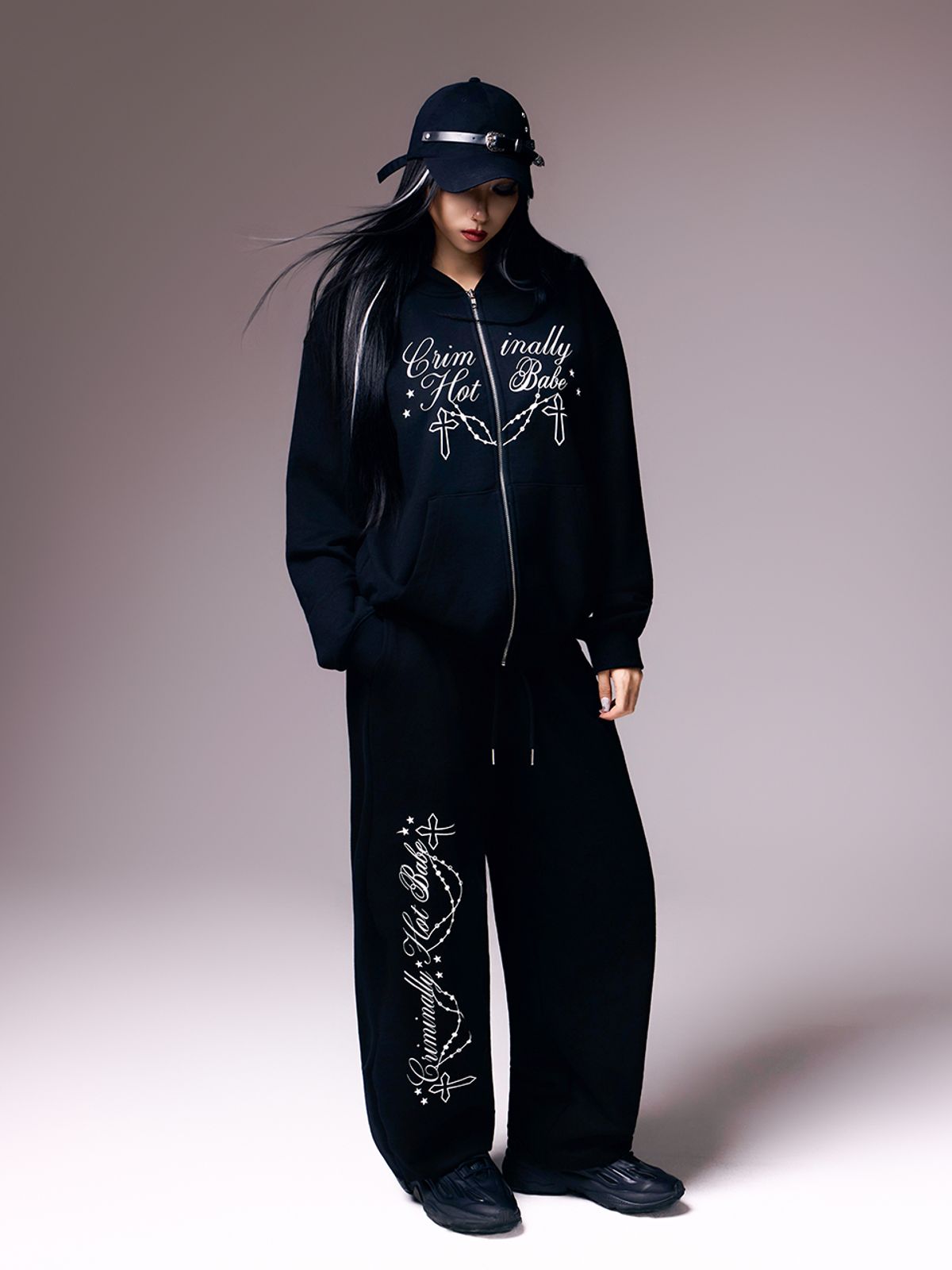 레피브(REPIVV) Criminally Hot Jogger (Black)