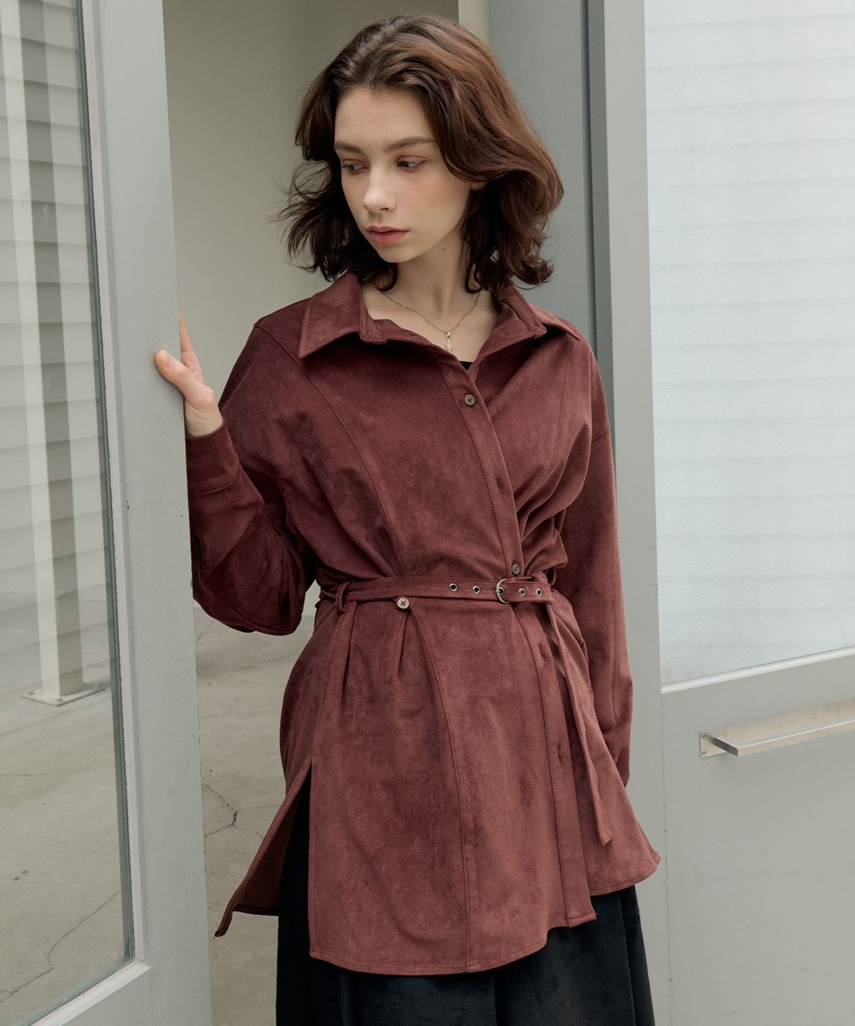 아이토브 서울(ITOV SEOUL) 스웨이드 벨티드 셔츠 자켓 Brown