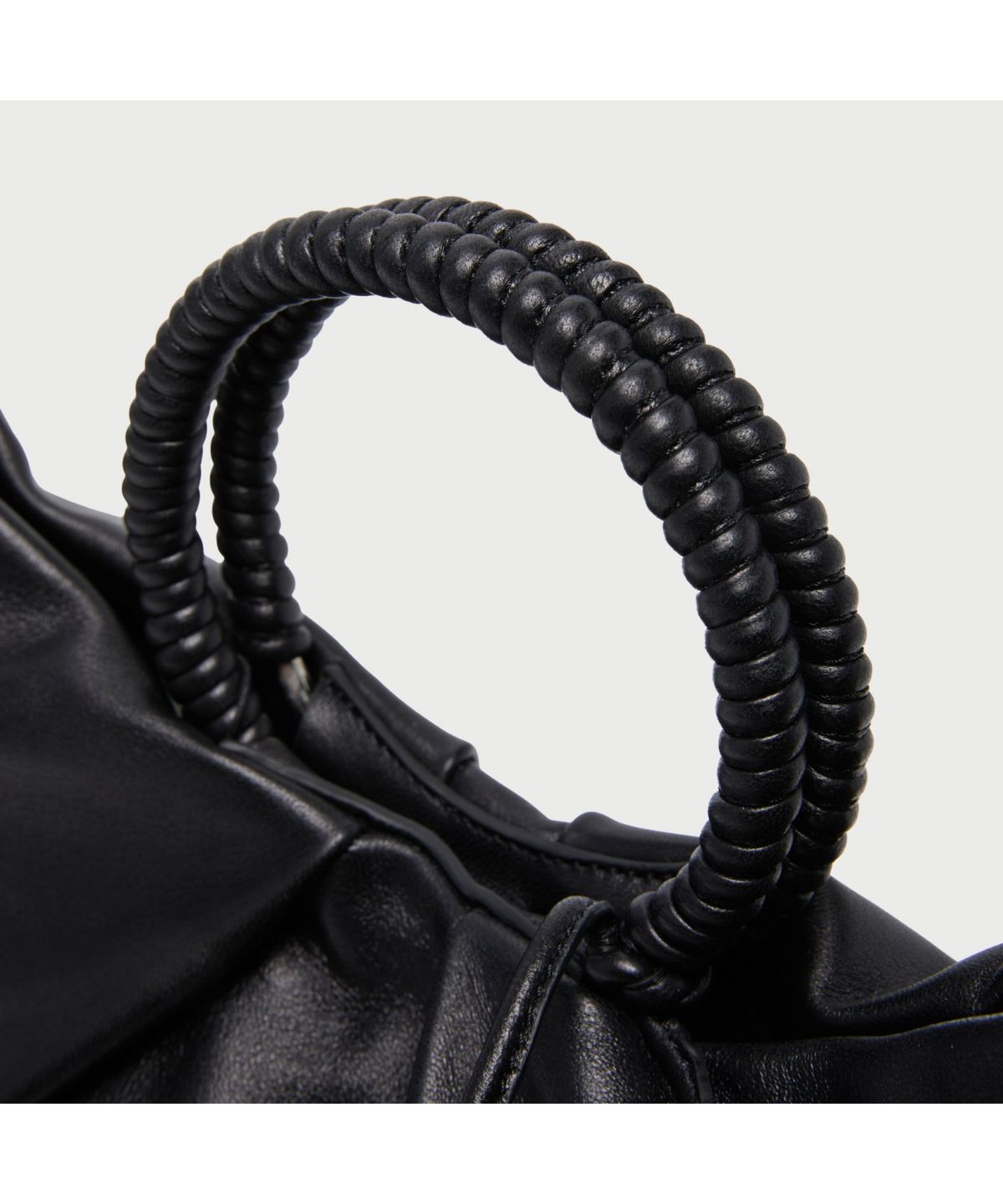 이로 우먼(IROWOMEN) SUNBAG 핸드백 IABAW25102BKX