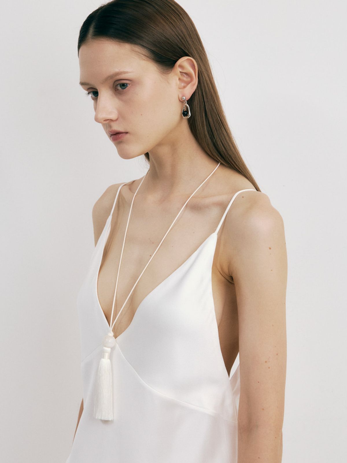 소수(SOSOO) Mordern Tassel Stone Necklace [ L size ] White