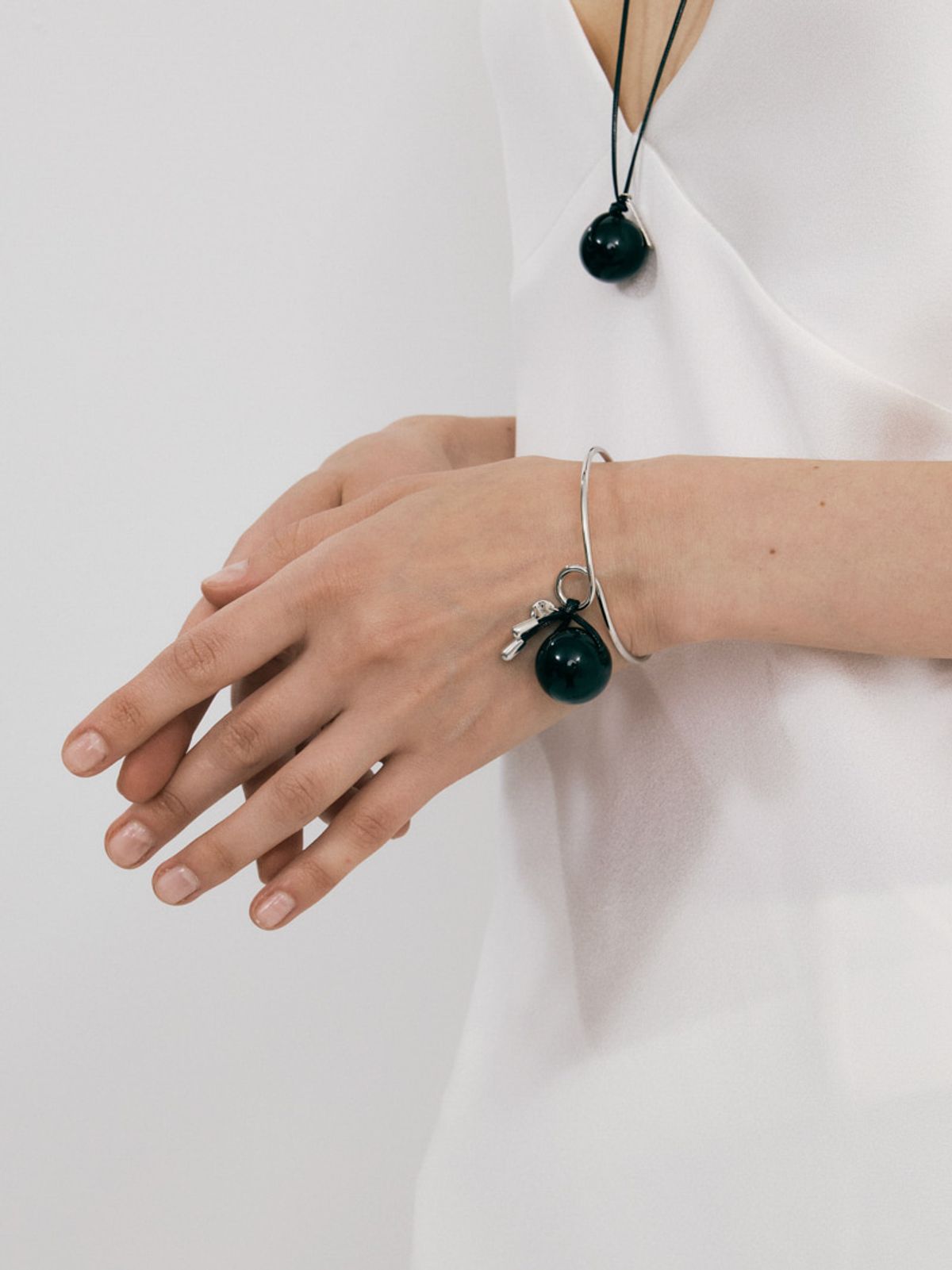 소수(SOSOO) Ball Onyx Weave Bangle