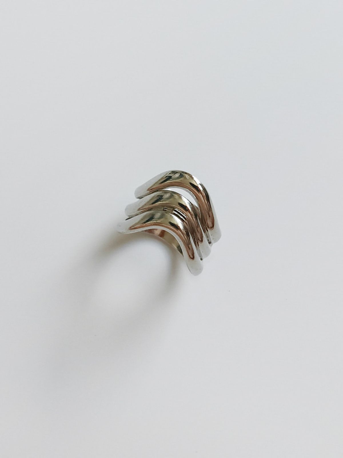 소수(SOSOO) Layered Bold Wave Ring