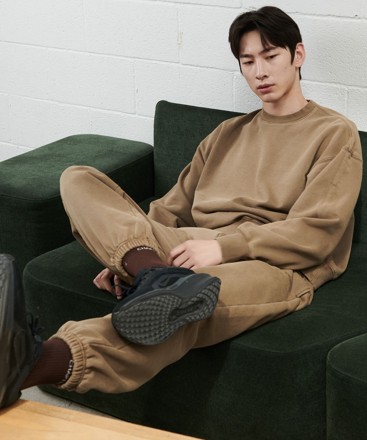 챕터엑스(CHAPTER.X) 피그먼트 프리모션 조거 팬츠 (Beige)