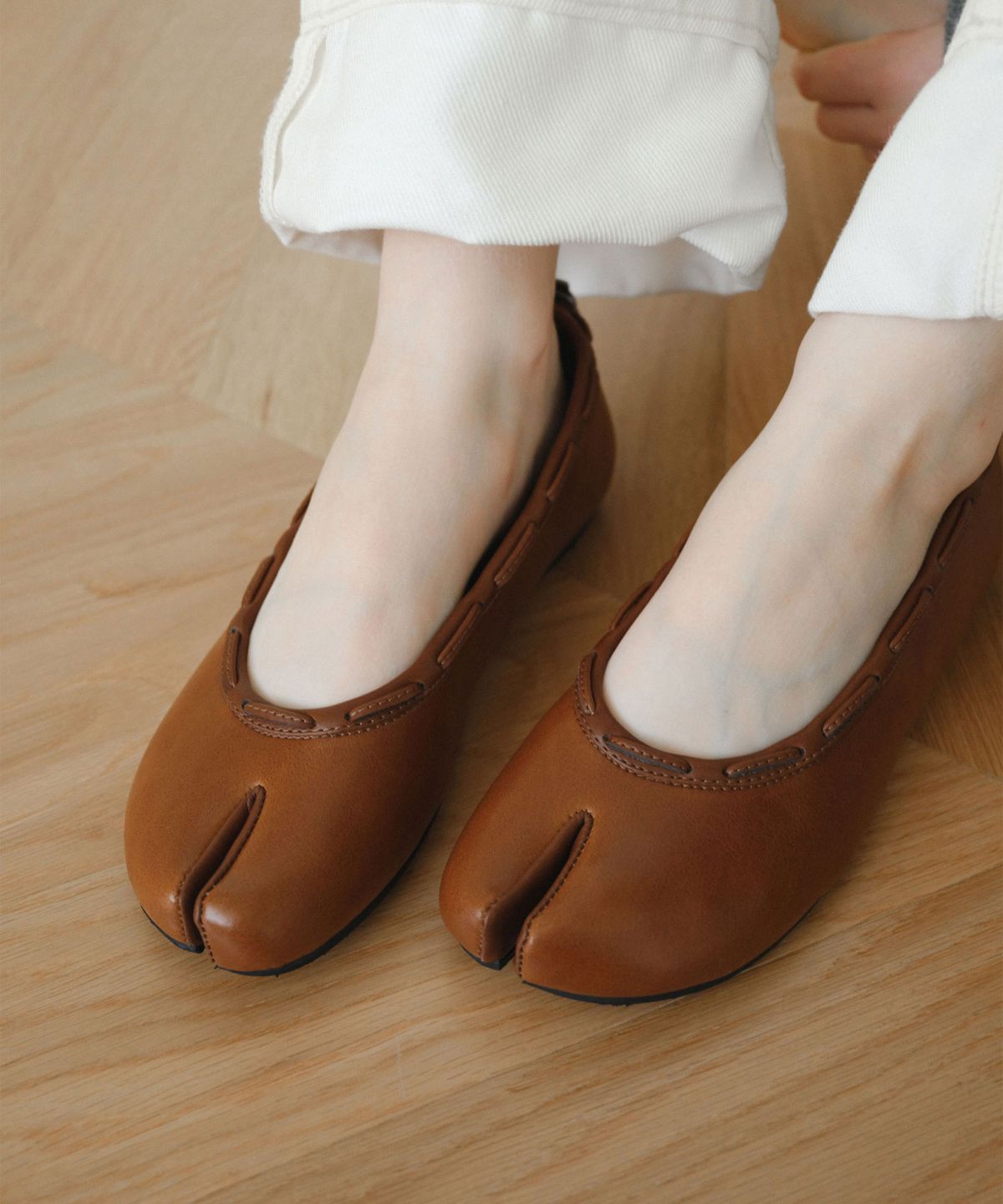 페이즈(PAES) Leather String Flat / Brown