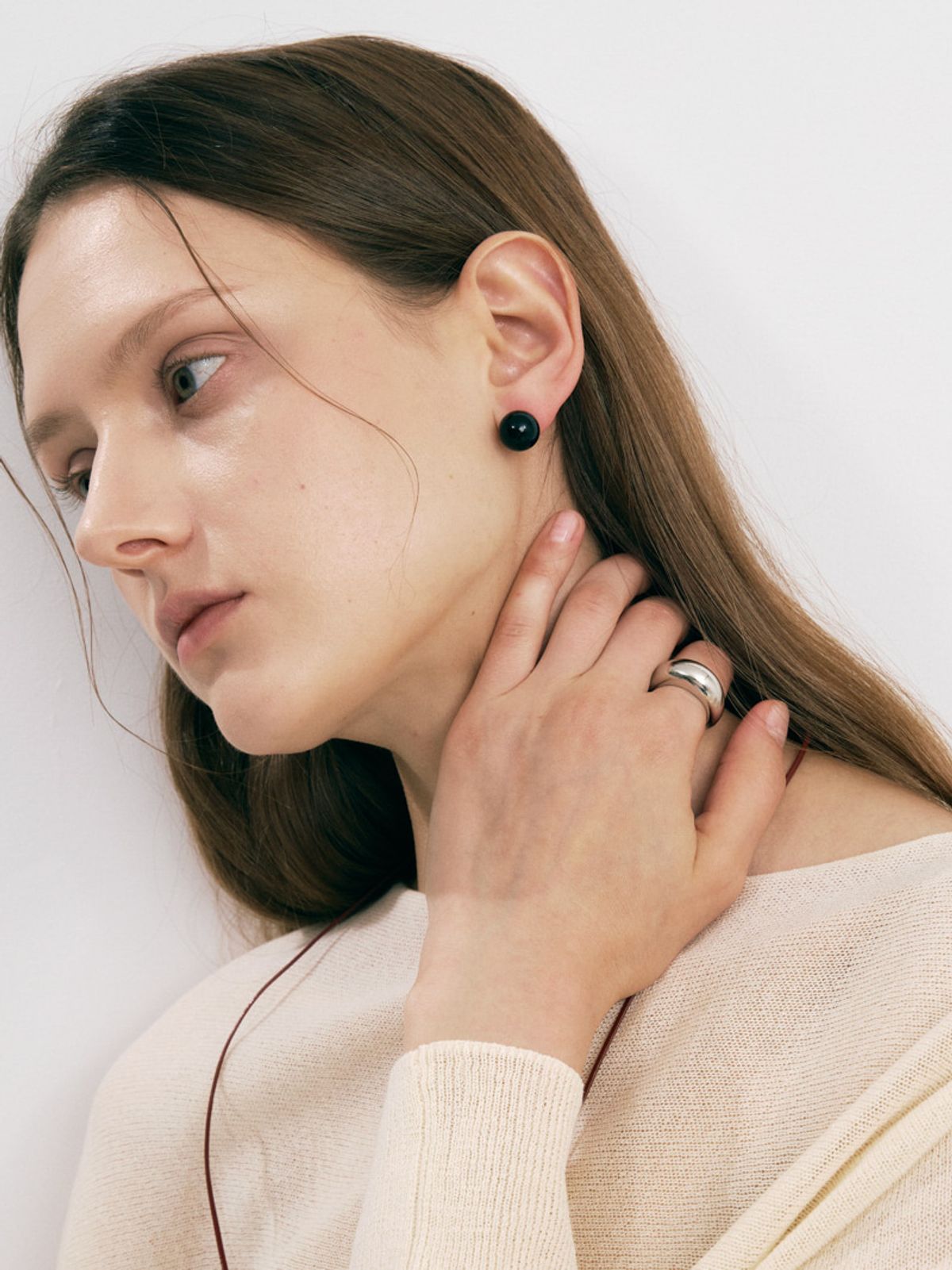소수(SOSOO) Onyx 10mm Simple Earrings