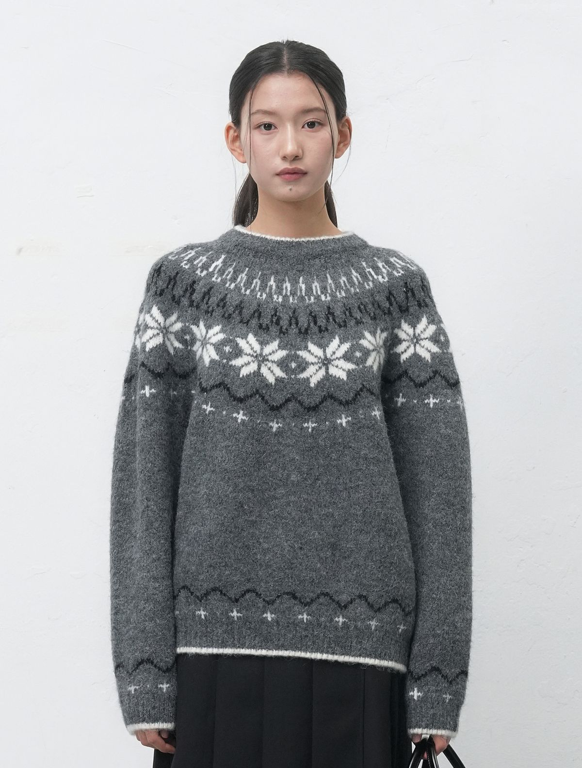 제너럴아이디어(GENERALIDEA) UNISEX 울 스노우 노르딕 풀오버 [CHARCOAL] / SBD4U05022