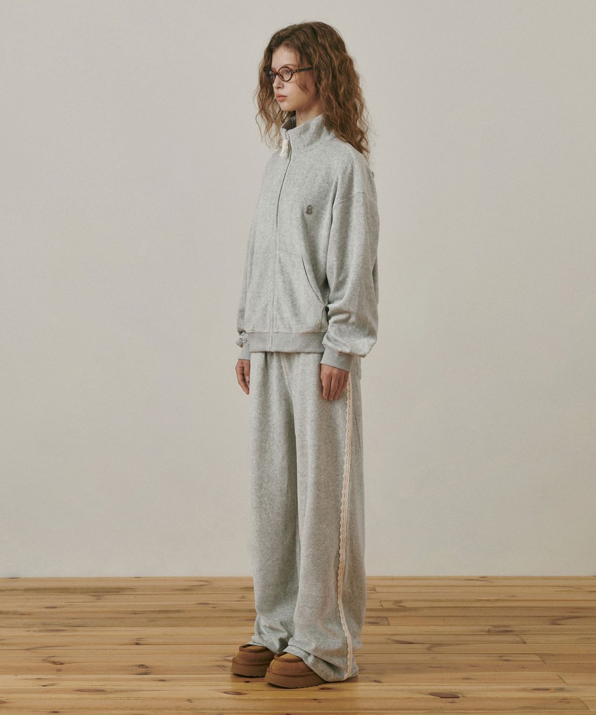 벨로엘(BELLOL) Velvet lace track pants MELANGE