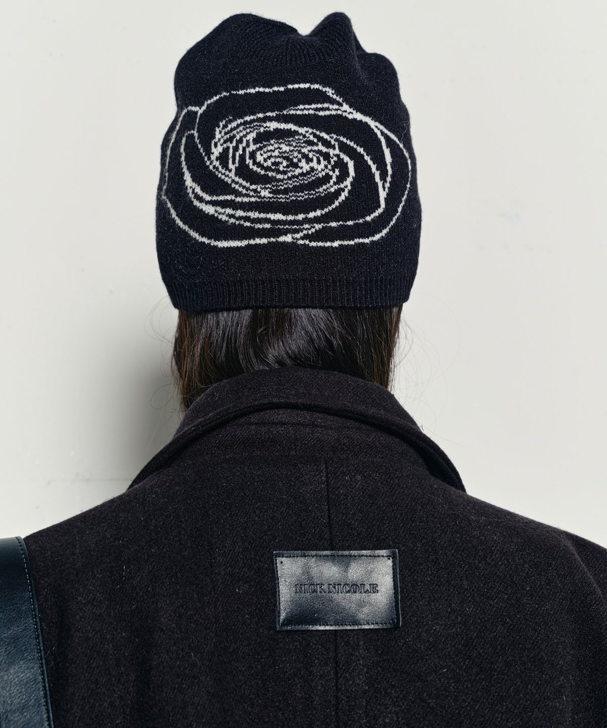 닉앤니콜(NICK&NICOLE) ROSE JAQUARD BEANIE_BLACK WHITE