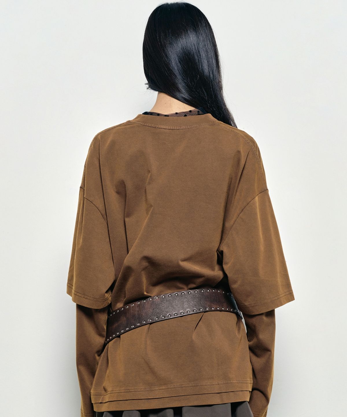 닉앤니콜(NICK&NICOLE) NICOLE DESTROYED LAYERED LONG SLEEVE TOP_BROWN