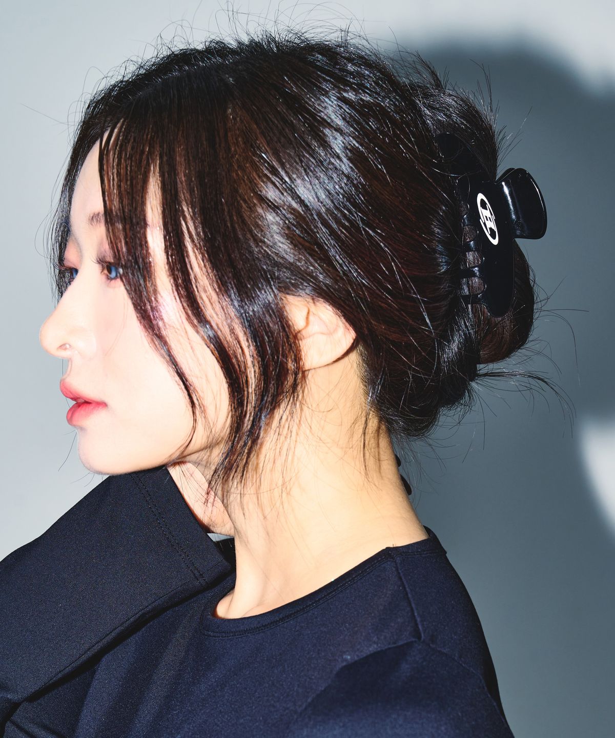 본투윈(BORN TO WIN) SYMBOL LOGO HAIR CLIP [BLACK]