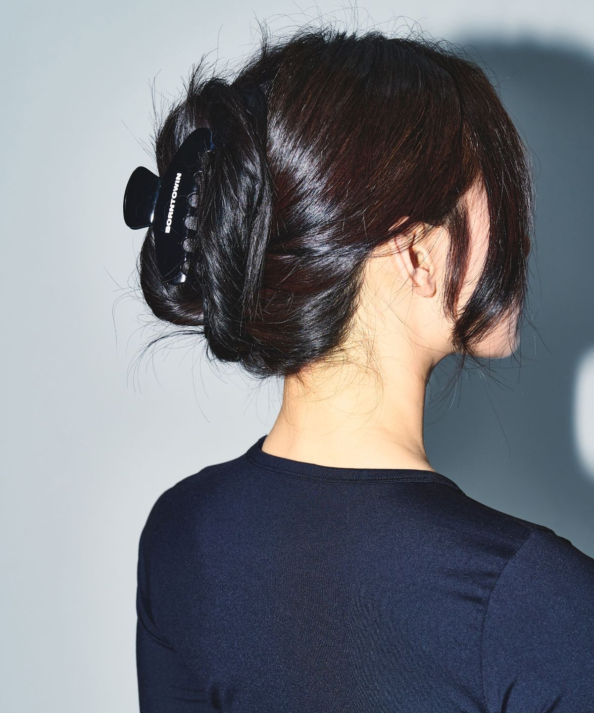 본투윈(BORN TO WIN) SYMBOL LOGO HAIR CLIP [BLACK]