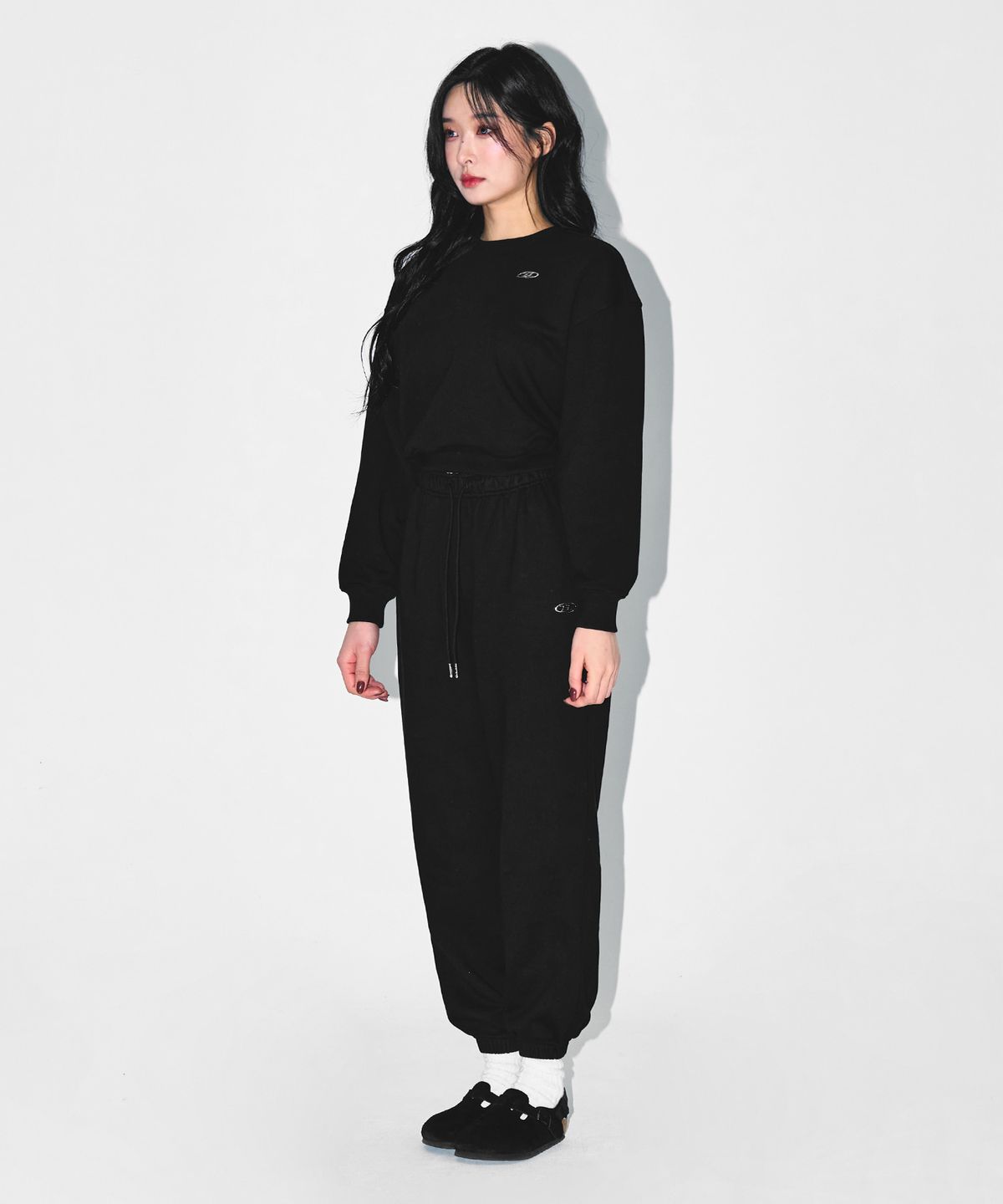 본투윈(BORN TO WIN) W SEMI WIDE SWEAT JOGGER PANTS [BLACK]