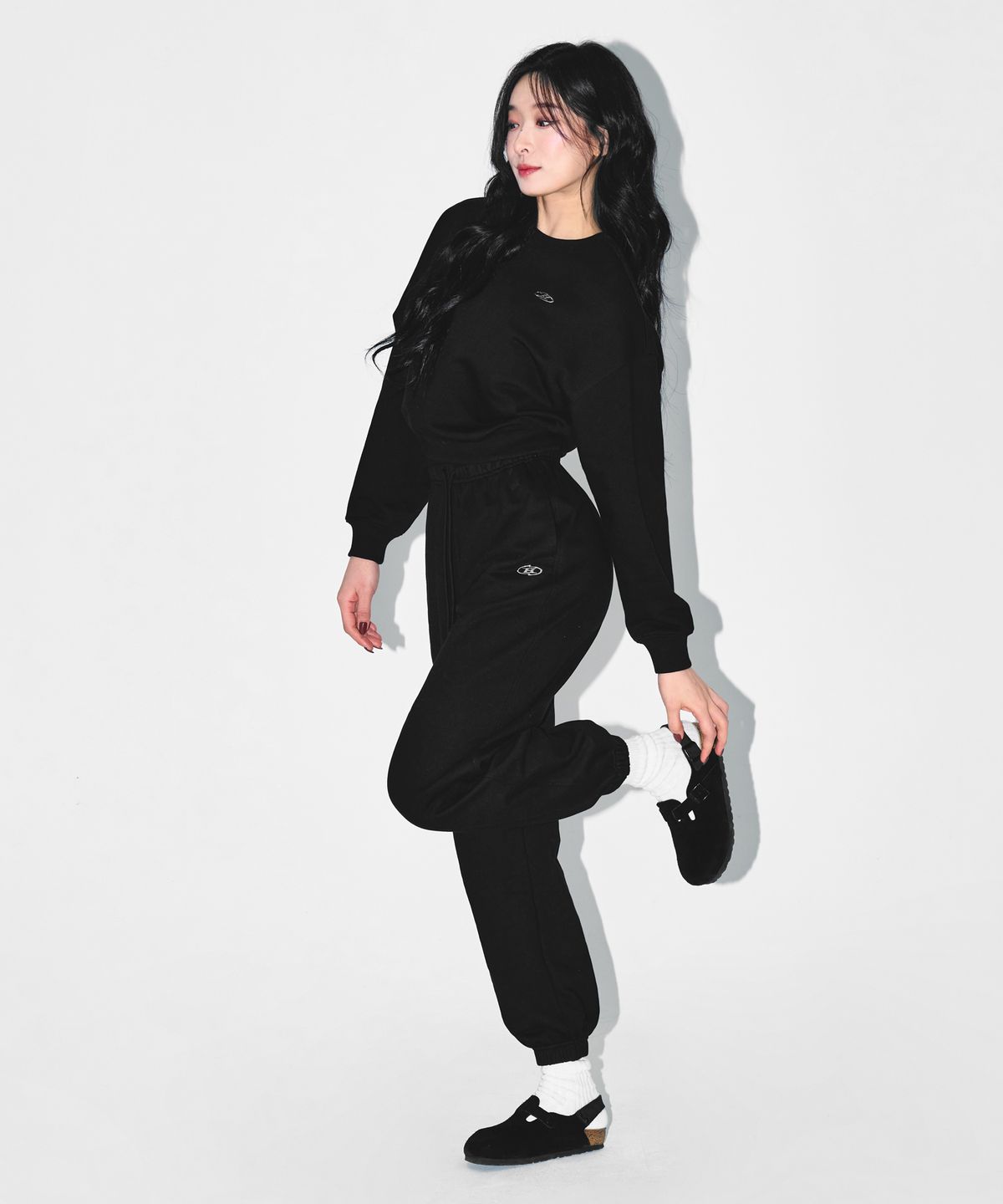 본투윈(BORN TO WIN) W SEMI WIDE SWEAT JOGGER PANTS [BLACK]