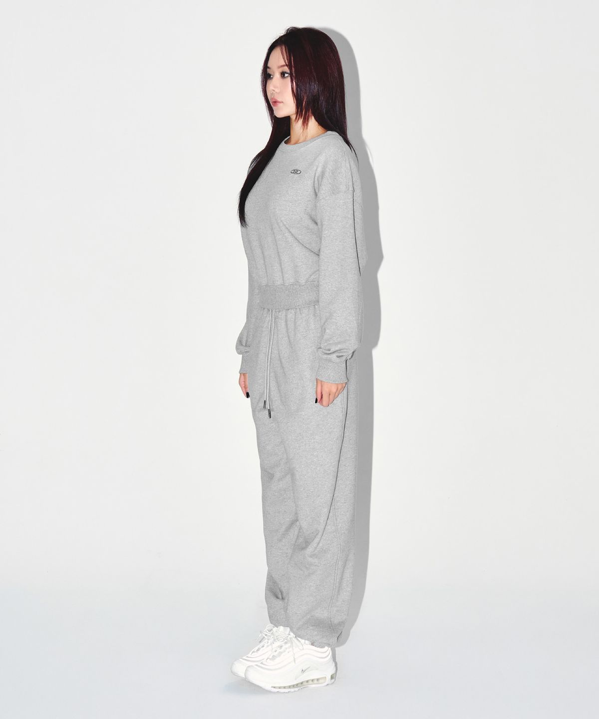 본투윈(BORN TO WIN) W SILVER B CROP SWEATSHIRTS [MELANGE GREY]