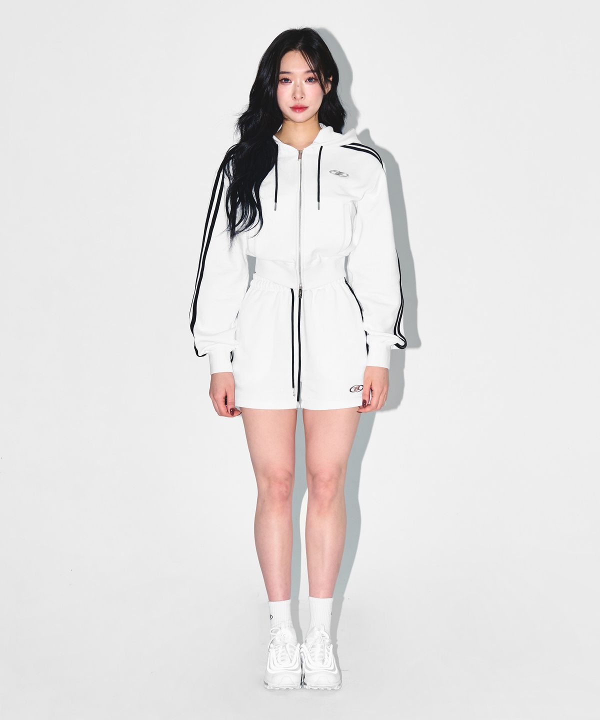 본투윈(BORN TO WIN) W CHROME B TRACK LINE SHORTS [WHITE]