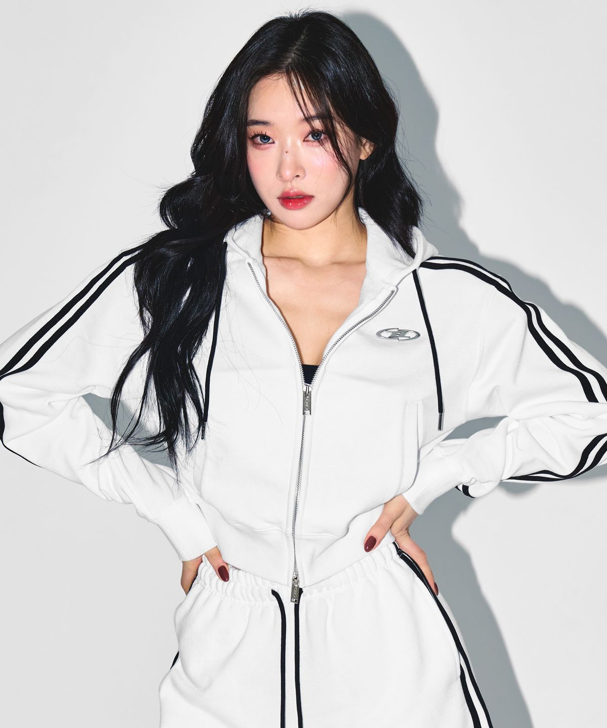 본투윈(BORN TO WIN) W CHROME B TRACK LINE SHORTS [WHITE]