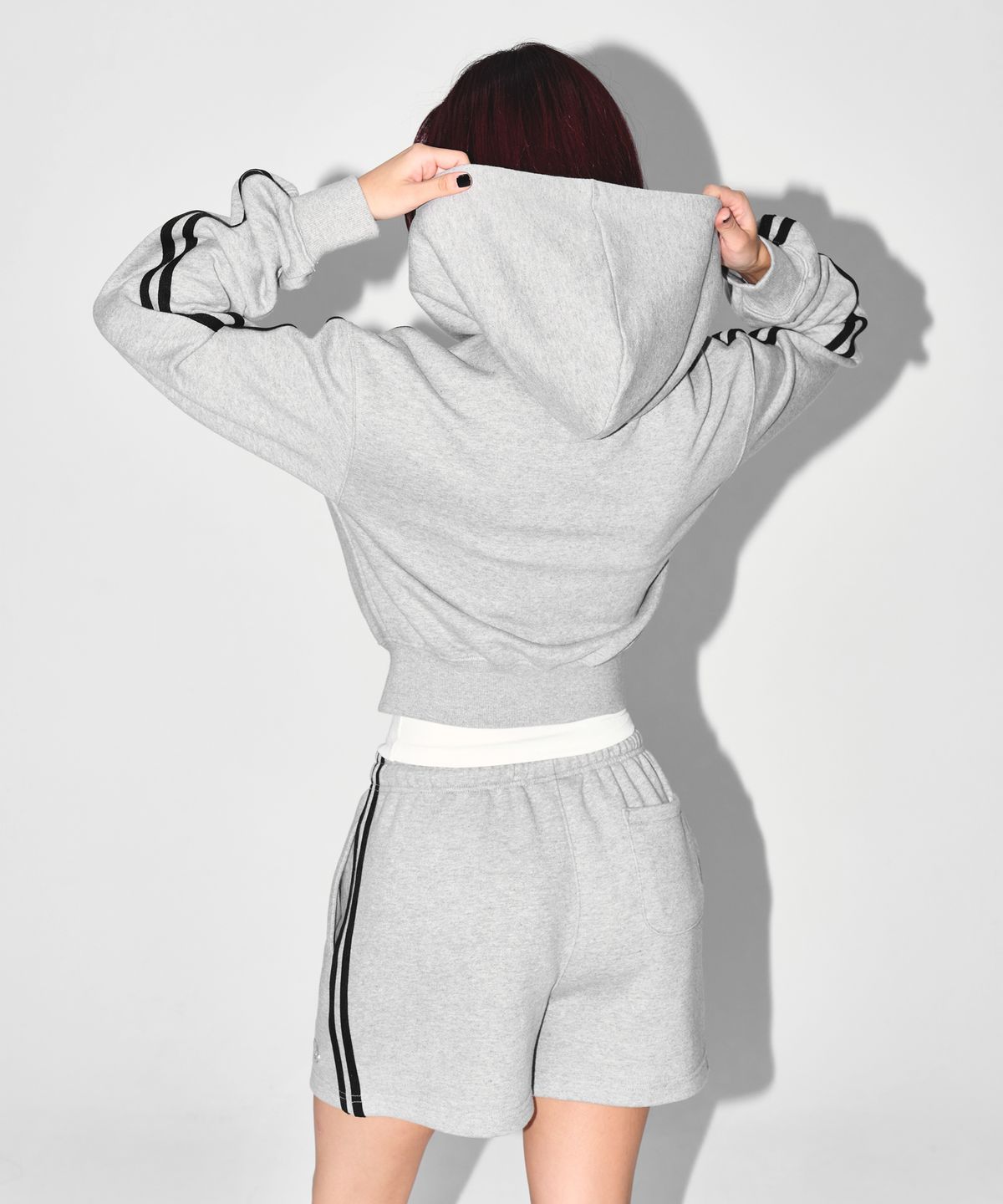 본투윈(BORN TO WIN) W CHROME B TRACK LINE SHORTS [MELANGE GREY]