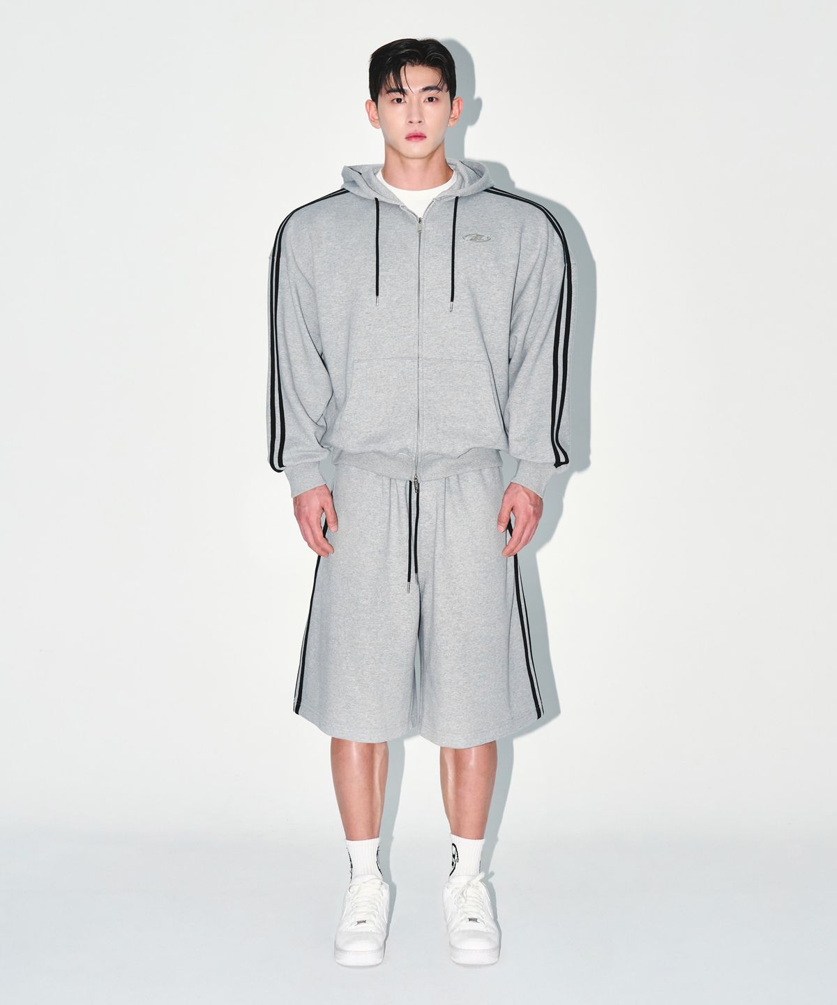 본투윈(BORN TO WIN) CHROME B TRACK LINE BERMUDA PANTS [MELANGE GREY]
