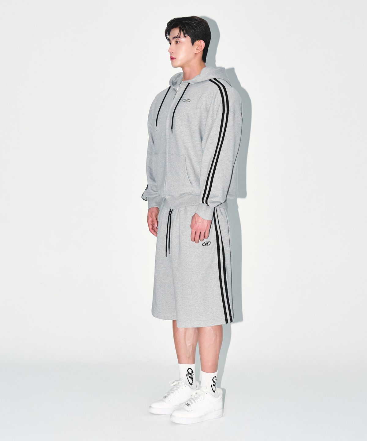 본투윈(BORN TO WIN) CHROME B TRACK LINE BERMUDA PANTS [MELANGE GREY]