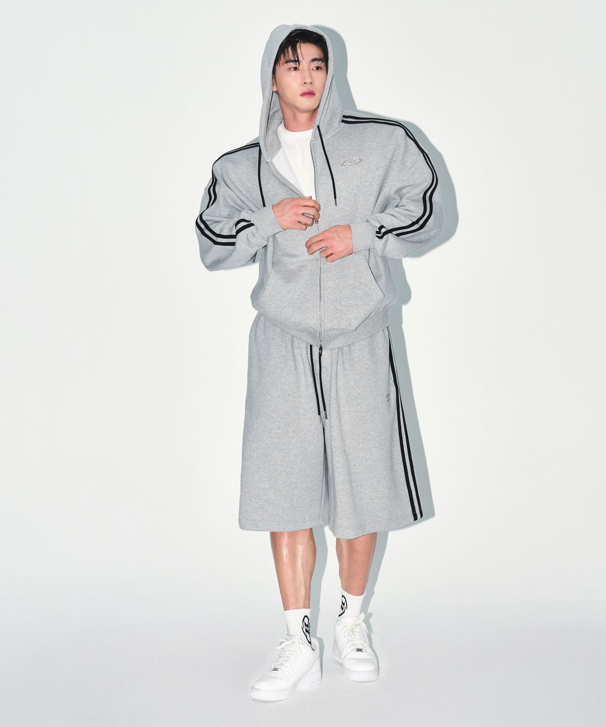 본투윈(BORN TO WIN) CHROME B TRACK LINE BERMUDA PANTS [MELANGE GREY]