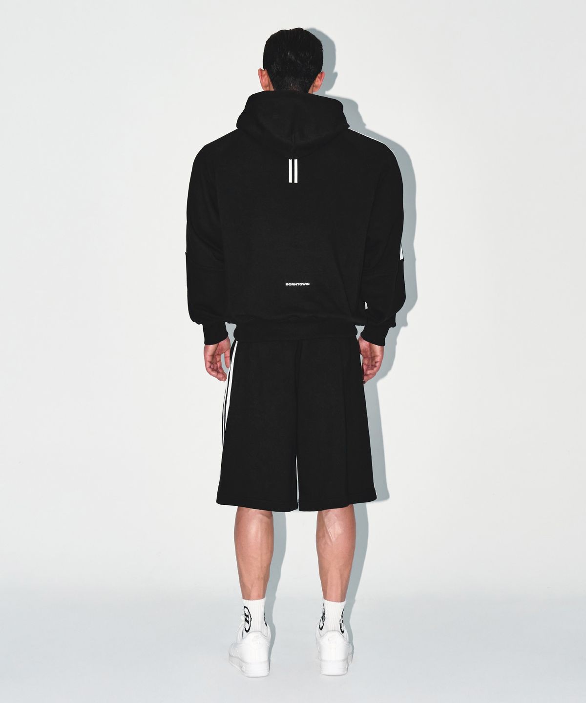 본투윈(BORN TO WIN) CHROME B TRACK LINE BERMUDA PANTS [BLACK]