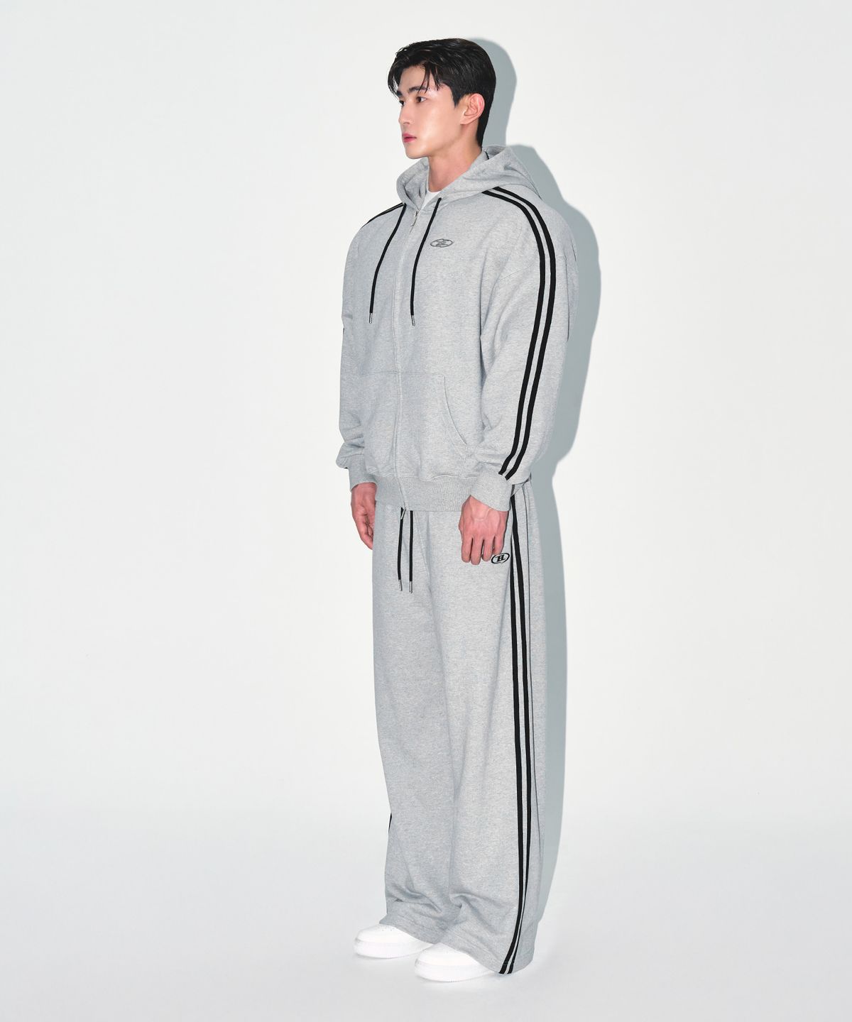 본투윈(BORN TO WIN) CHROME B TRACK LINE SEMI WIDE PANTS [MELANGE GREY]
