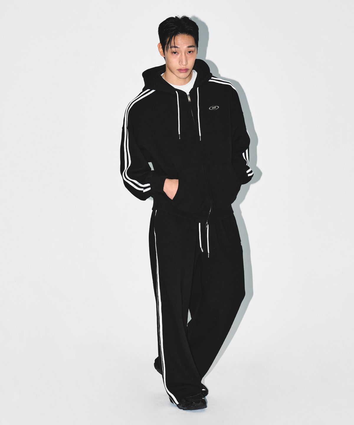 본투윈(BORN TO WIN) CHROME B TRACK LINE SEMI WIDE PANTS [BLACK]