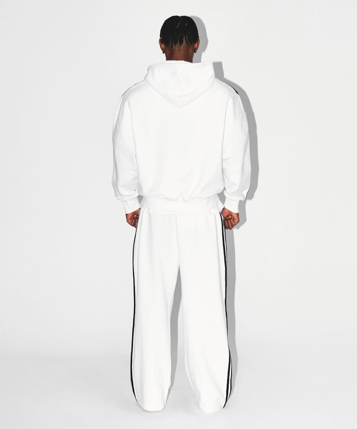 본투윈(BORN TO WIN) CHROME B TRACK LINE HOODIE ZIP-UP [WHITE]