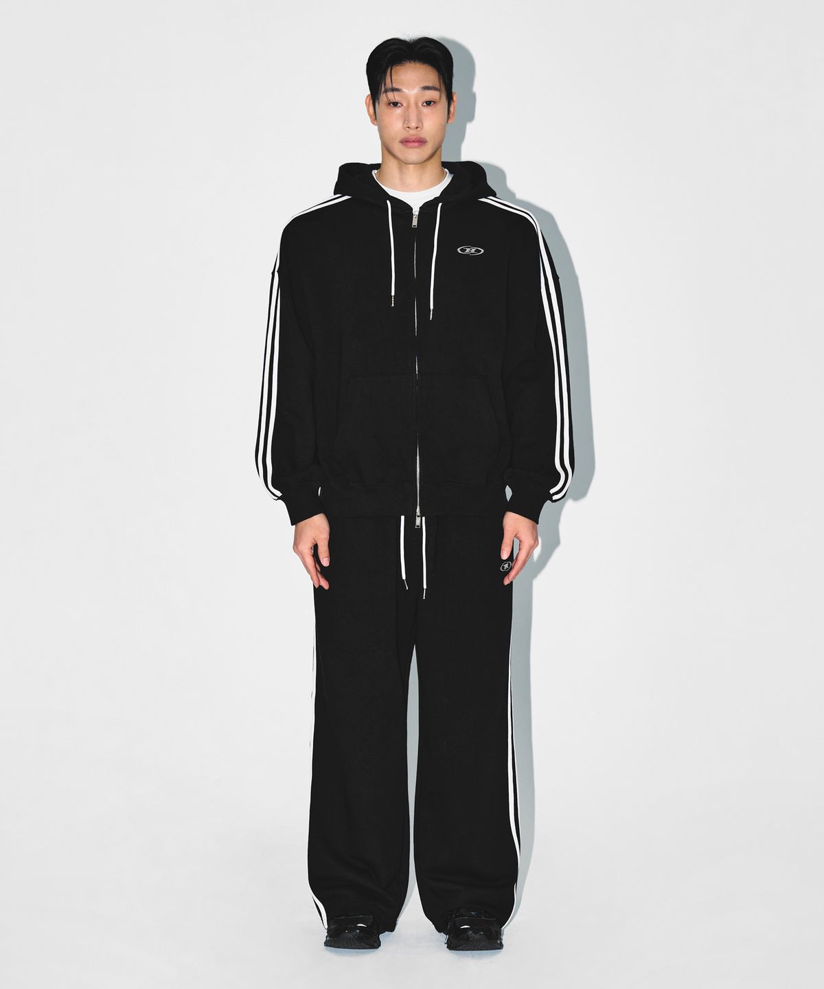 본투윈(BORN TO WIN) CHROME B TRACK LINE HOODIE ZIP-UP [BLACK]