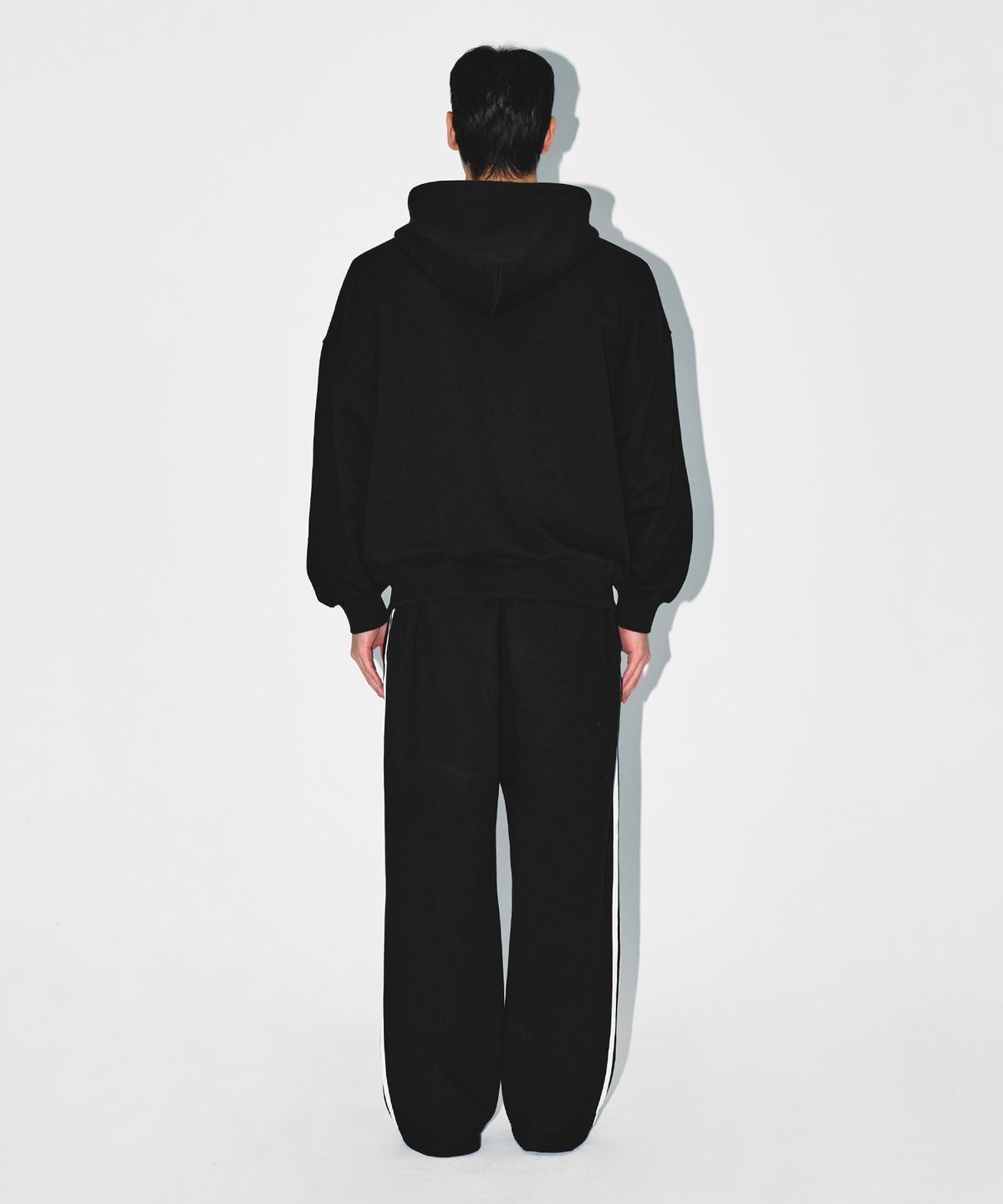 본투윈(BORN TO WIN) CHROME B TRACK LINE HOODIE ZIP-UP [BLACK]