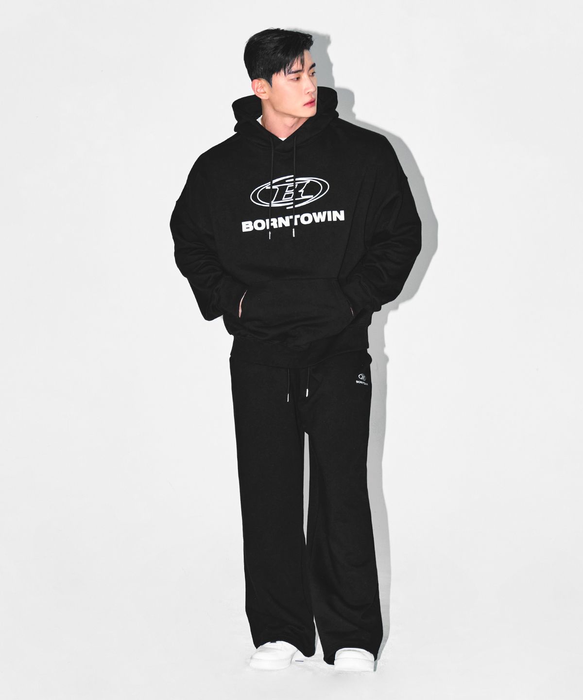 본투윈(BORN TO WIN) B-SYMBOL LOGO SEMI WIDE PANTS [BLACK]