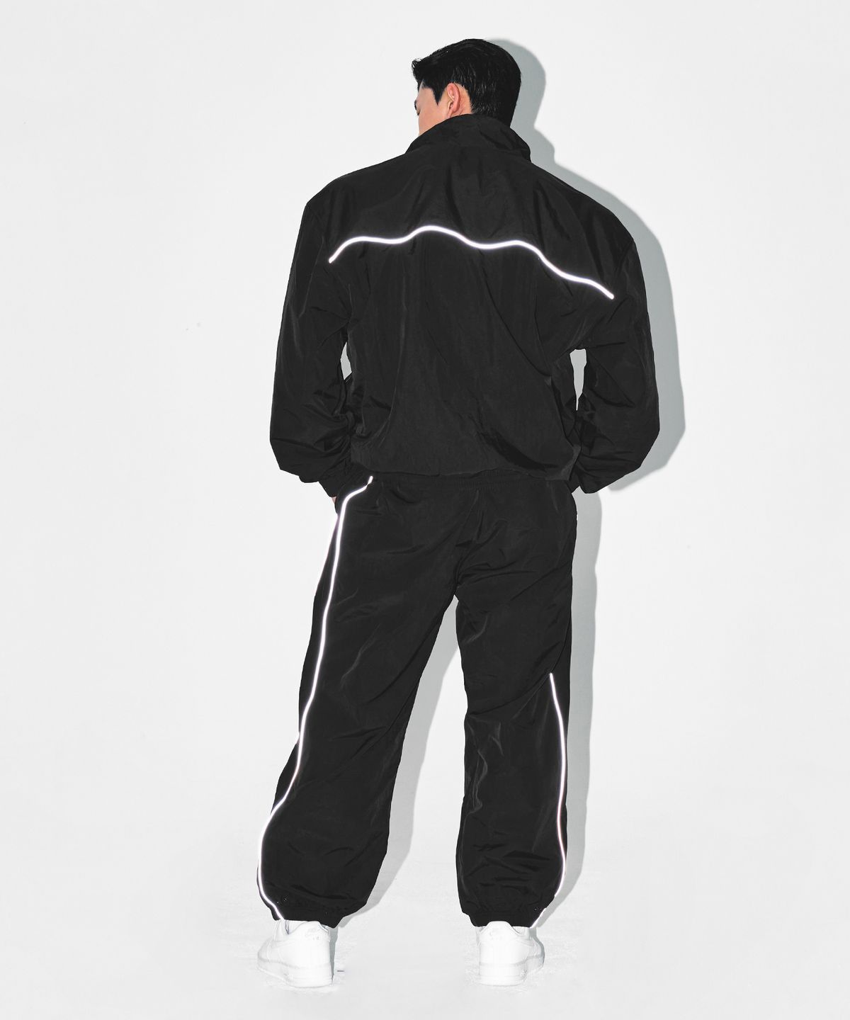 본투윈(BORN TO WIN) B-SYMBOL LOGO NYLON JOGGER PANTS [BLACK]