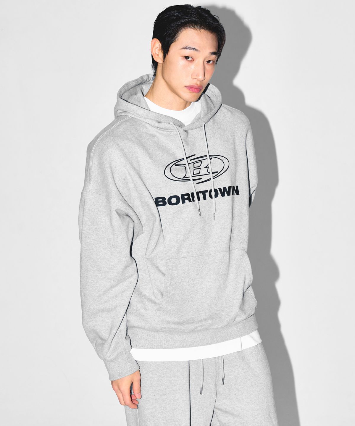 본투윈(BORN TO WIN) STROKE B LOGO EXTRA FIT HOODIE [MELANGE GREY]