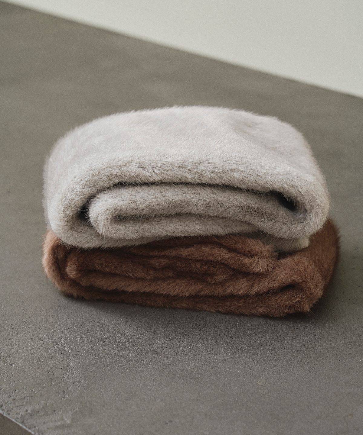 트윗비피(TWVP) Pumi Daily Fur Muffler (2Color) 푸미 데일리 퍼 머플러 25AF31