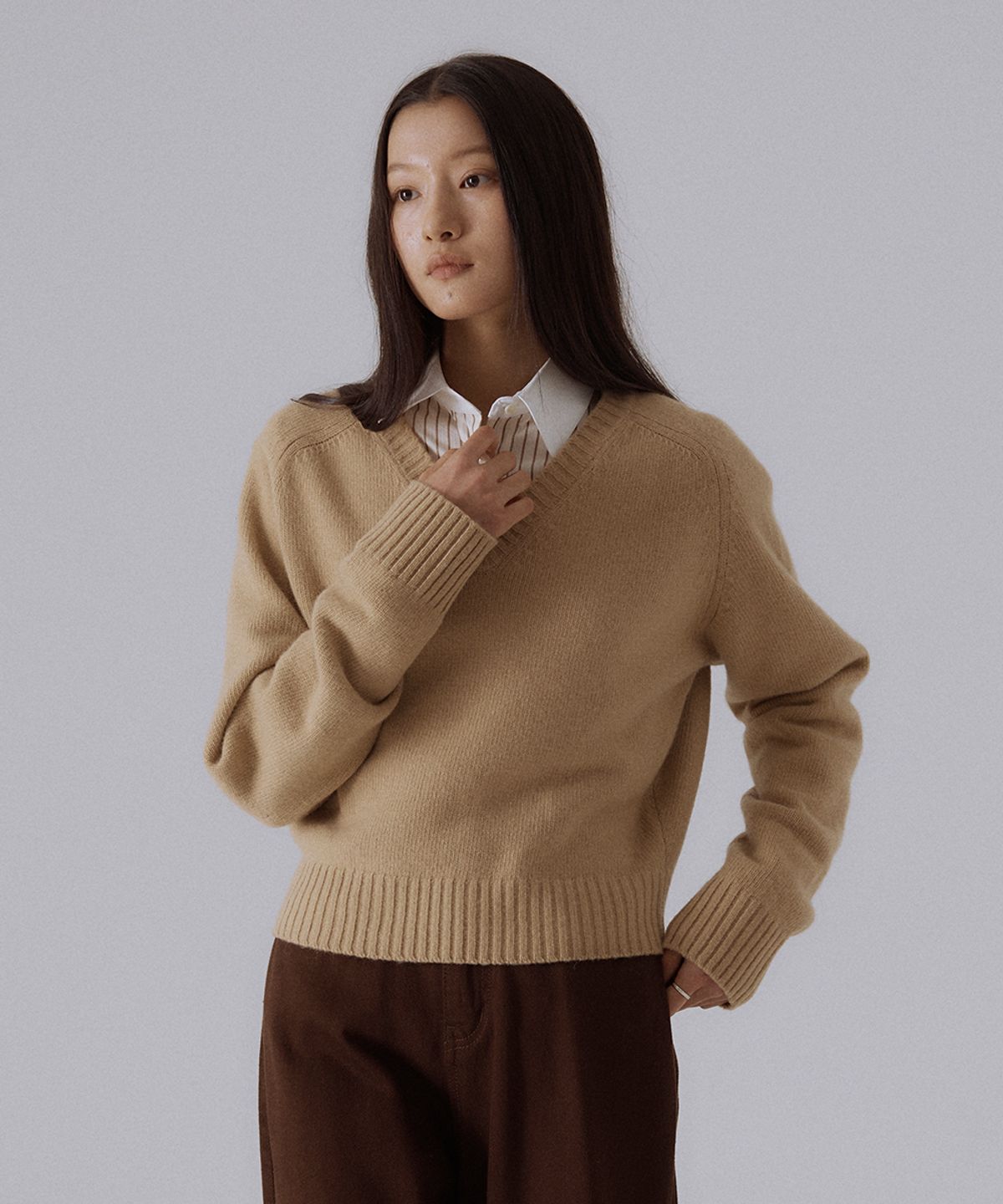 실른(SILN) Terra v-neck pullover knit (BEIGE)