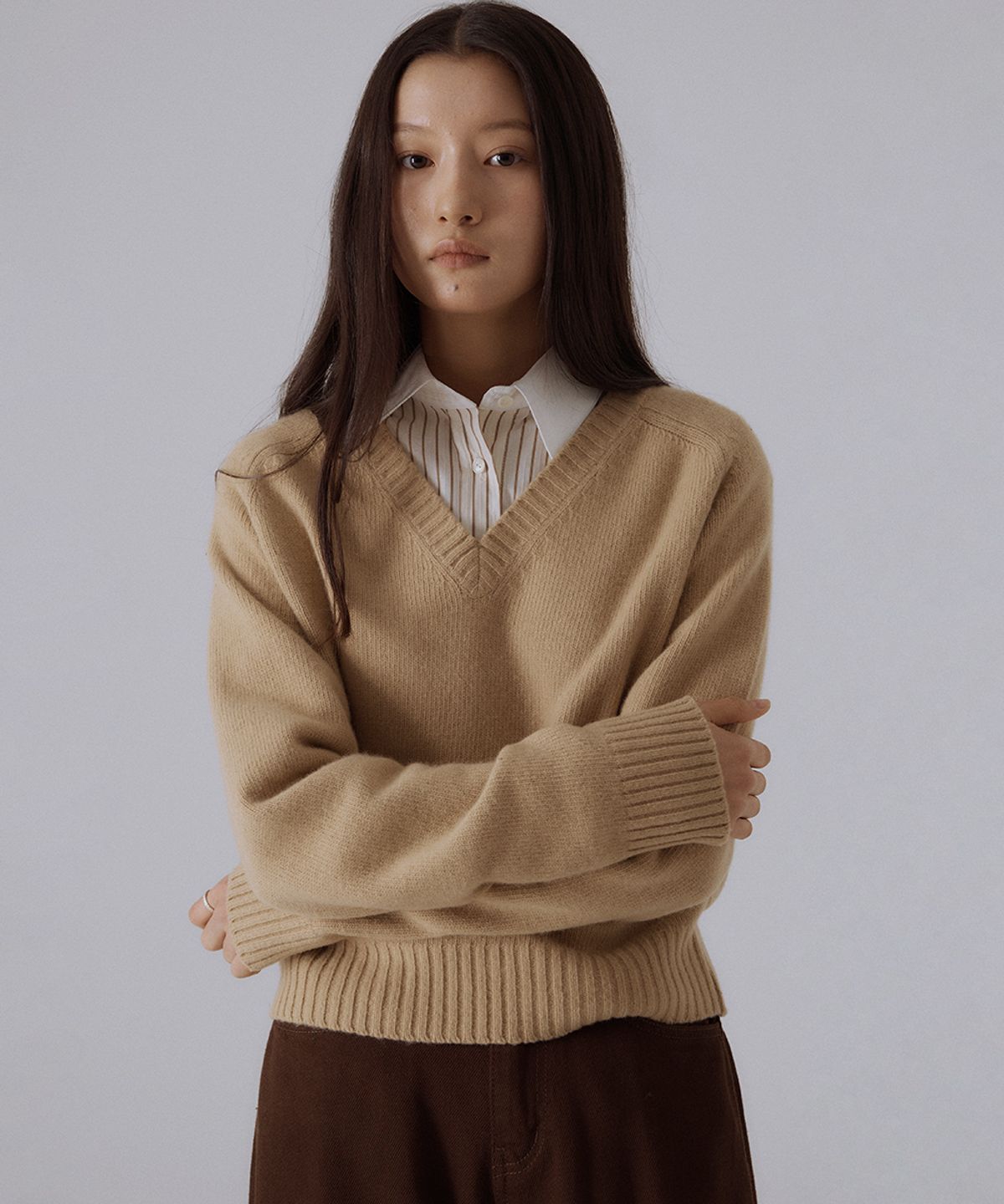 실른(SILN) Terra v-neck pullover knit (BEIGE)
