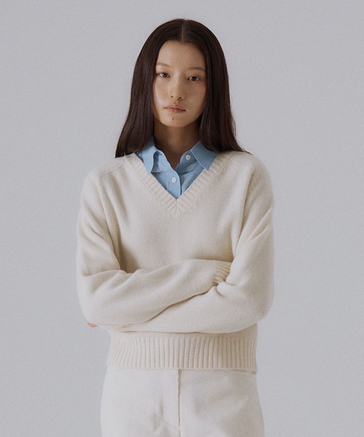 실른(SILN) Terra v-neck pullover knit (IVORY)