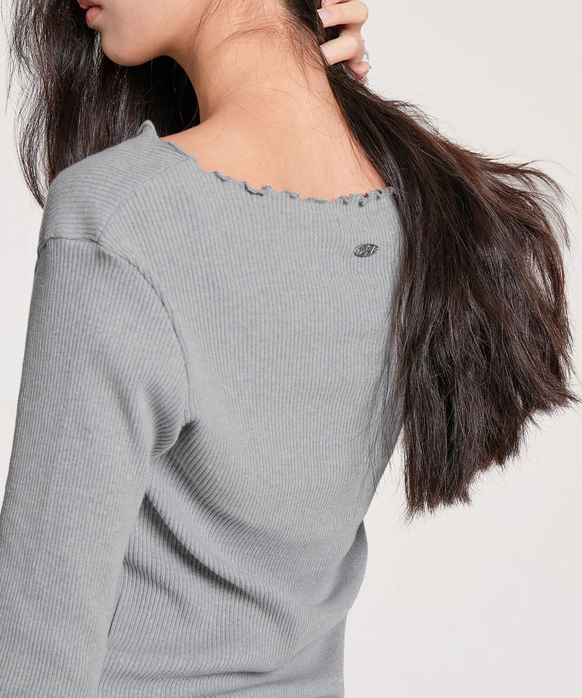 런던다다(LONDONDADA) FRILL PENDANT T-SHIRT, GREY